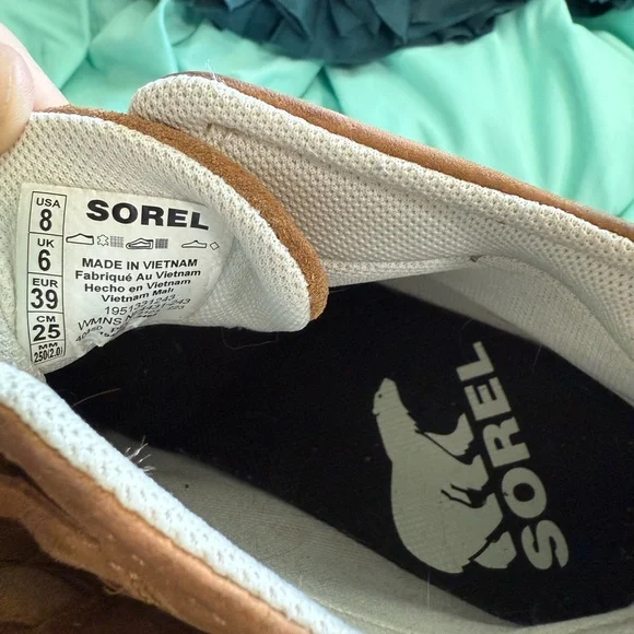 Sorel Tan and Black Casual Boots - Picture 5 of 5